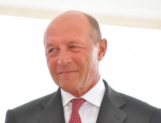 Băsescu: Prin votul în favoarea lui Cosma, Ponta a ţinut să fie solidar cu hoţii